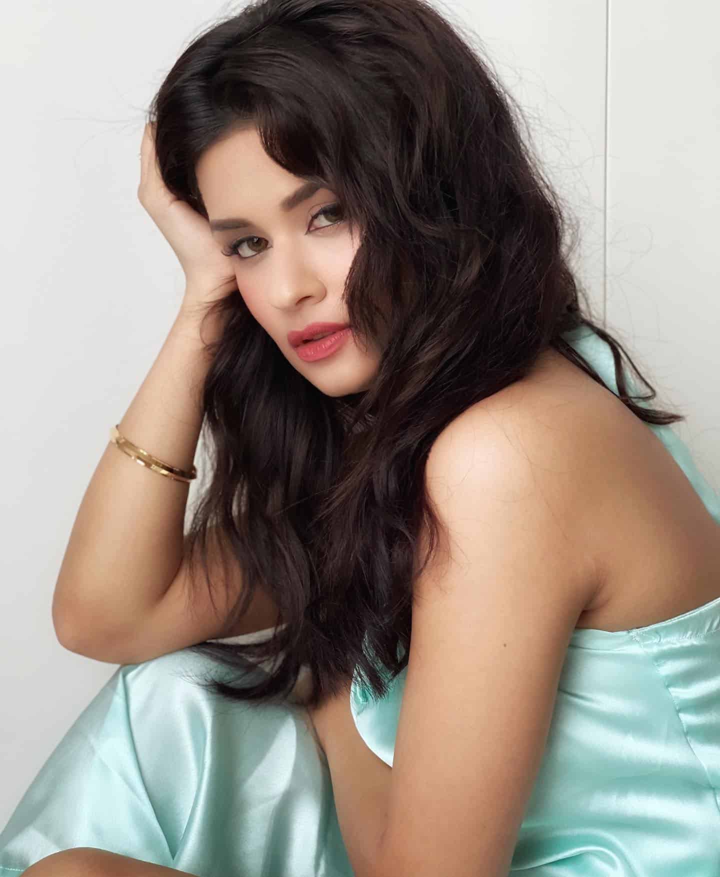 Avneet Kaur Photos