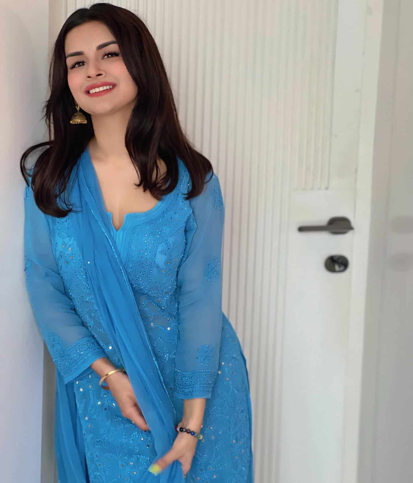 New Avneet Kaur Photos
