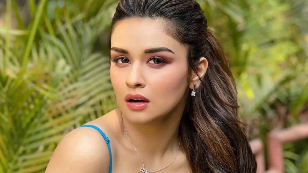 Avneet Kaur Photos Thumbnail