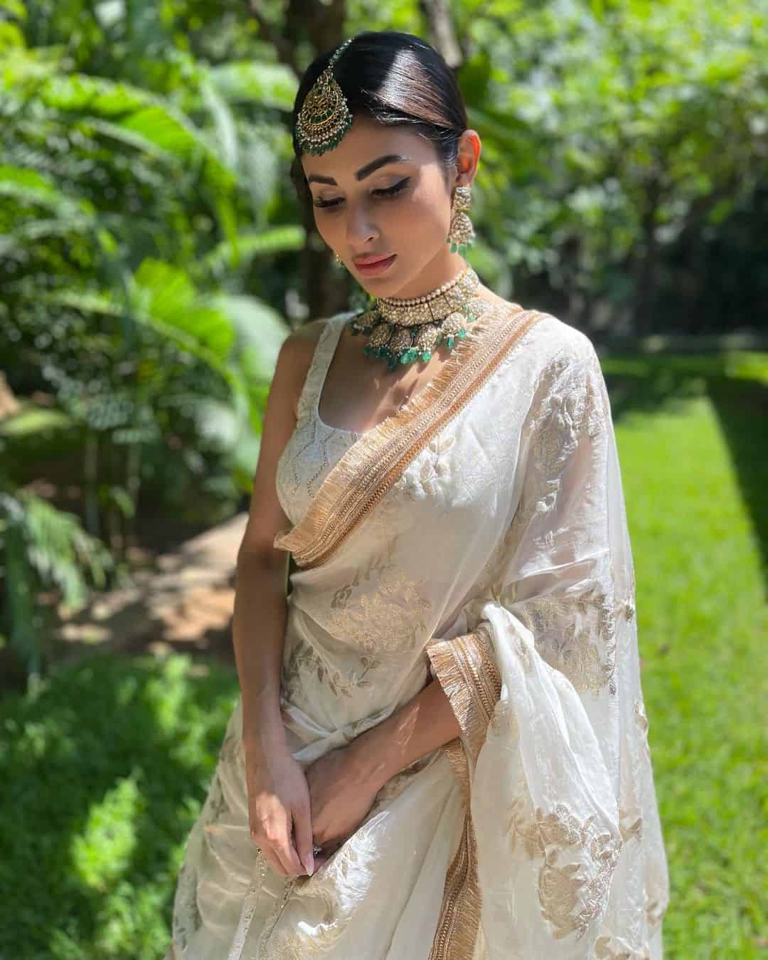 Mouni Roy Photo in Saree