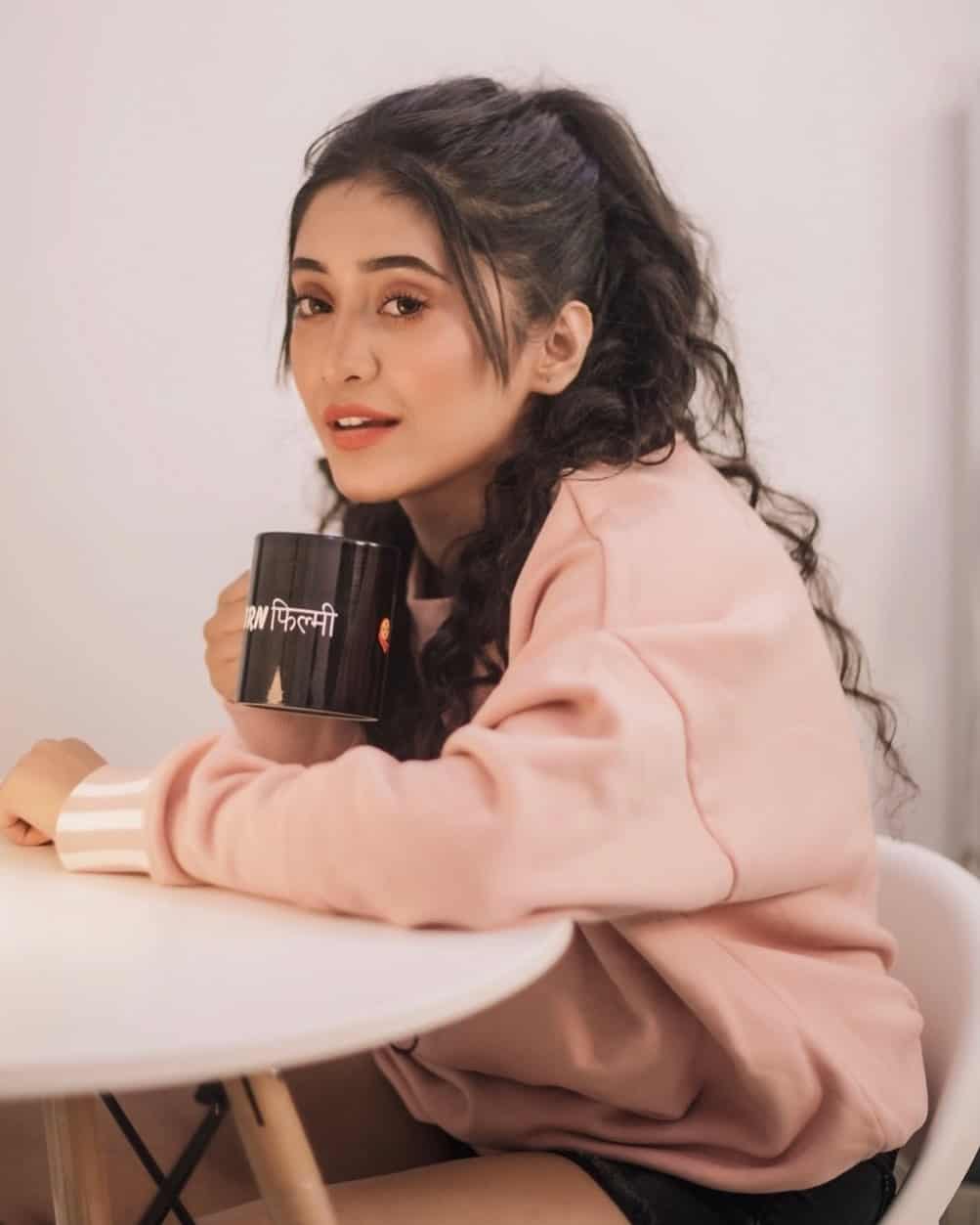Shivangi Joshi Wallpaper