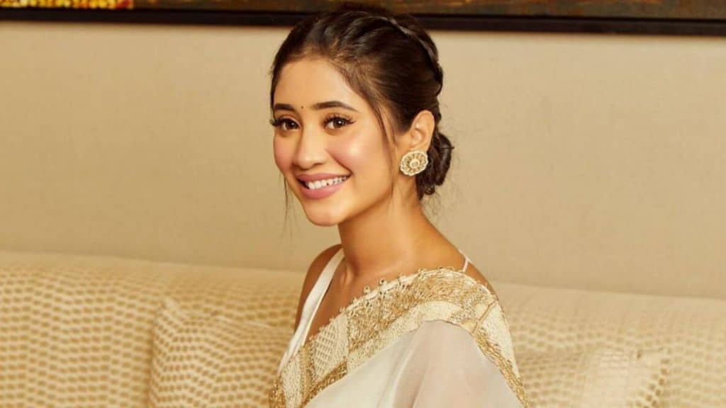 Shivangi Joshi Pic Thumbnail