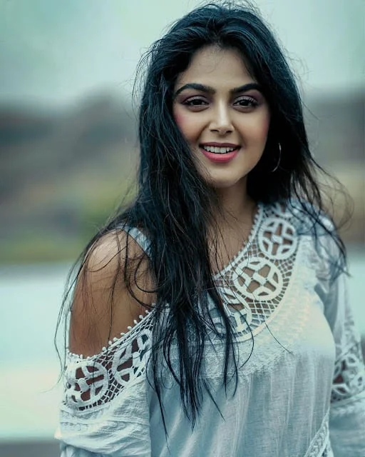 Ladki Ki Photo